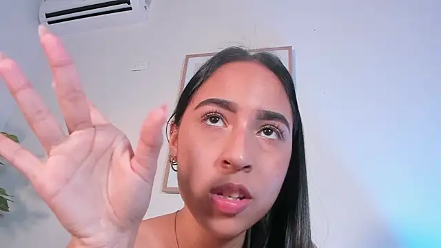 Mia_iconic77