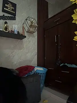 DirtyKhloy webcam