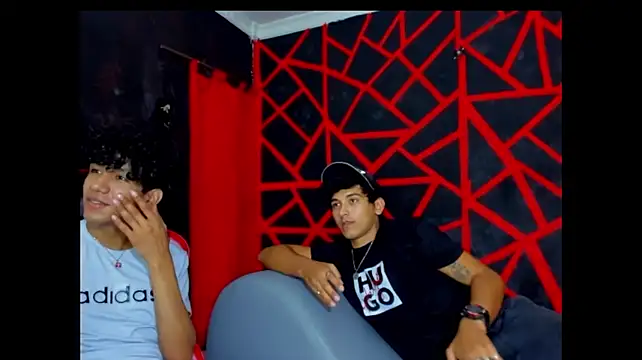 FRIENDS_LATINOS webcam