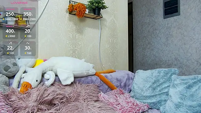 bunny_jolly (F young) - tits play