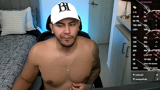 owen-pierces webcam