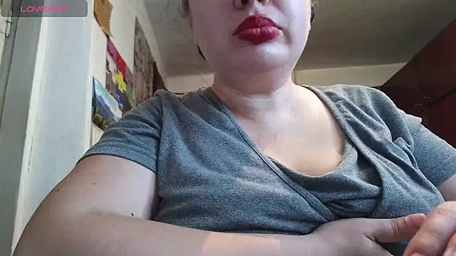 Cora_Maro webcam