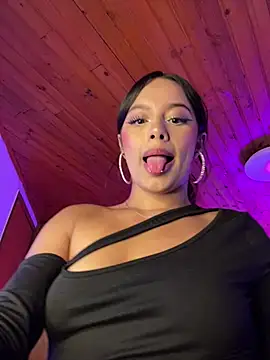 Dulce_cutee18 live cam on StripChat