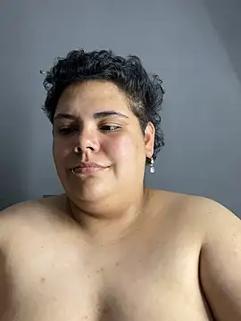 Hailey_Curvy live cam on StripChat