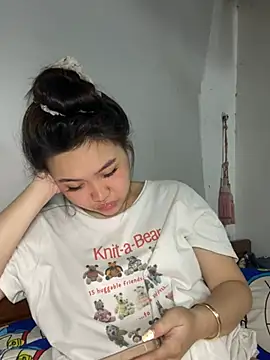 Almira6868 webcam