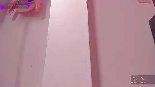 MissCurvyTop webcam