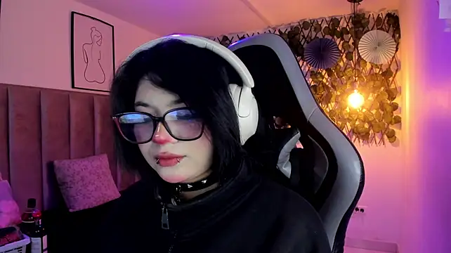 Kitty_Gang ♉ online nude chat
