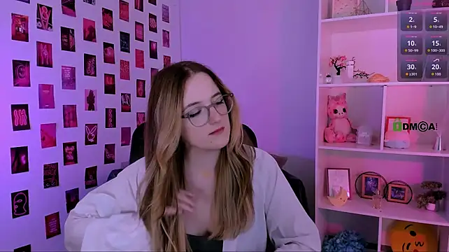 luna_berryy live cam on StripChat