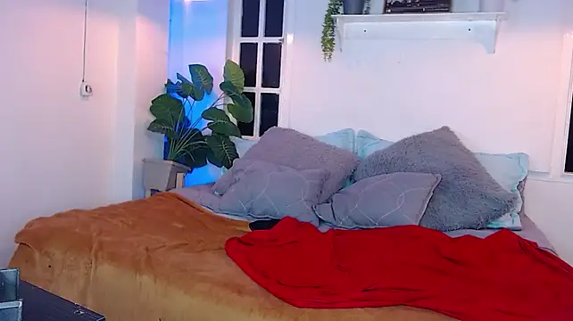 emma_cut3_ webcam