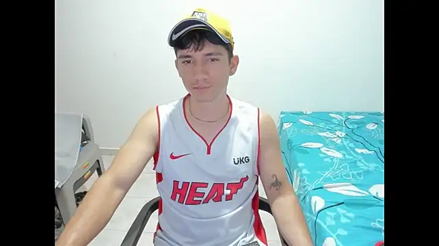 ChicoMaloFfF live sex cam