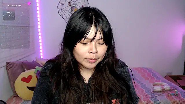 EllieMoonX webcam