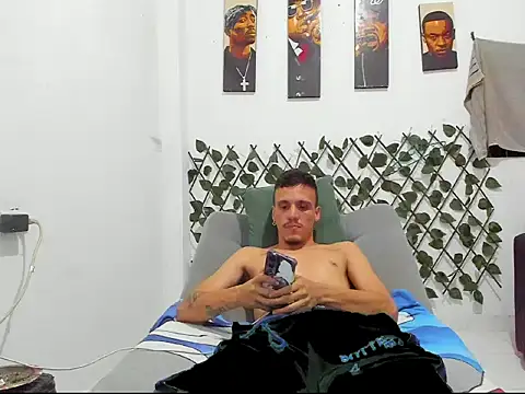 Latins_Boss webcam