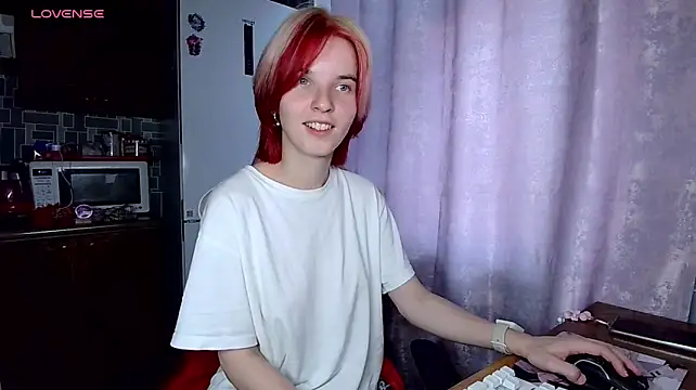Madelaineses live cam on StripChat