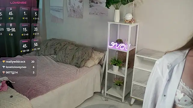 WillowLaigle live cam on StripChat