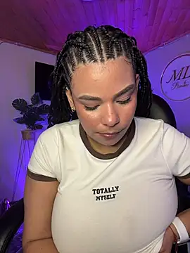 Isabella_boobd webcam