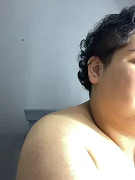 Hailey_Curvy live cam on StripChat