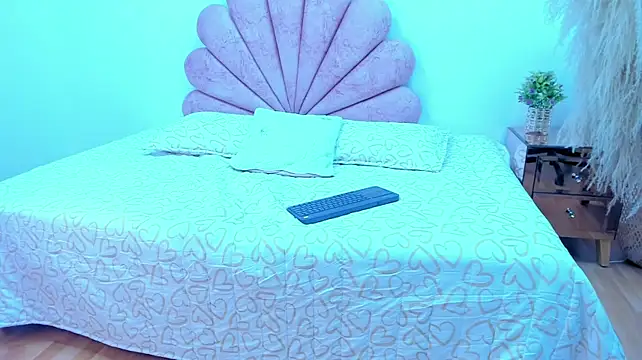 MelodyPrice live cam on StripChat