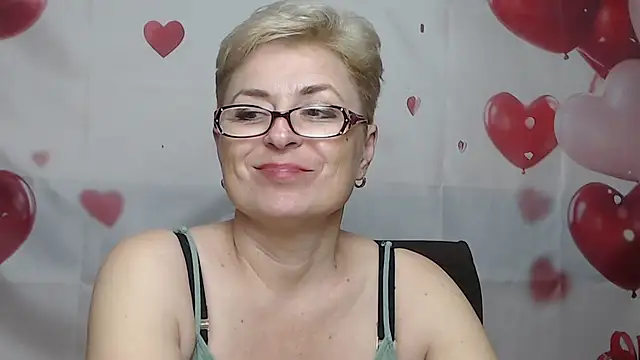 EmiliaGree live cam on StripChat