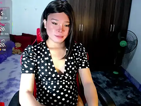 sofiathe1st live cam on StripChat