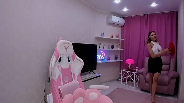 EllaCurtis live cam on StripChat