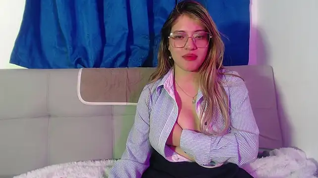 hannajonnes0 live cam on StripChat