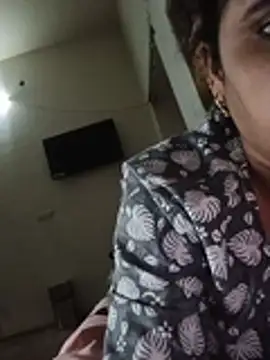 Savita_bhabhi_enjoy webcam