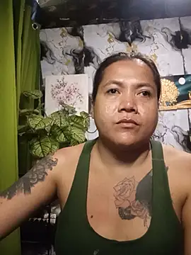 TabooSHOWgirl18 webcam