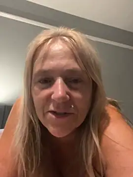 Blondnboujee53