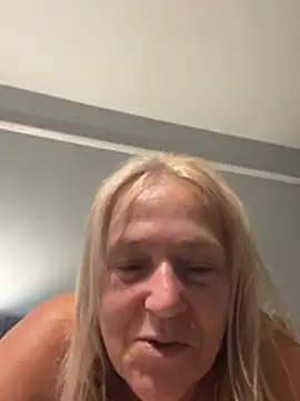 Blondnboujee53