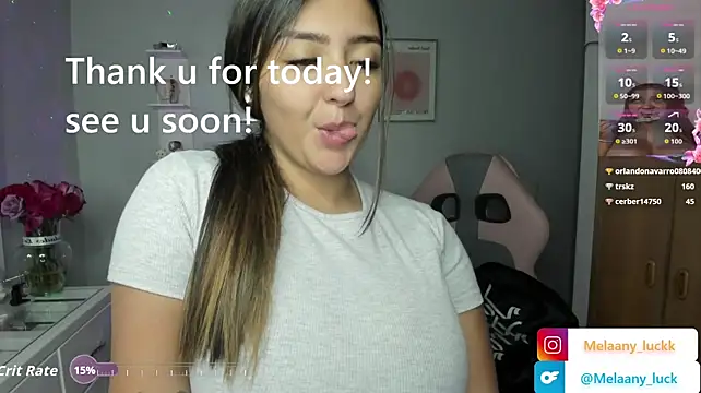 Melannyy_ webcam