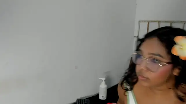 Maya_Graham webcam