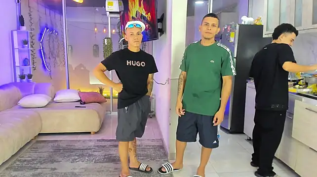 Houseofwarrios webcam