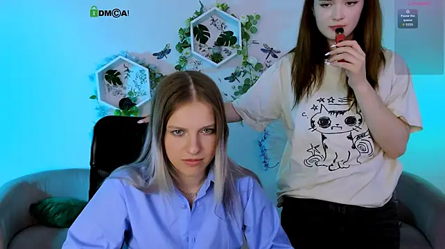 liana_kisses