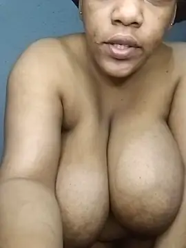HappygalTheQueen webcam