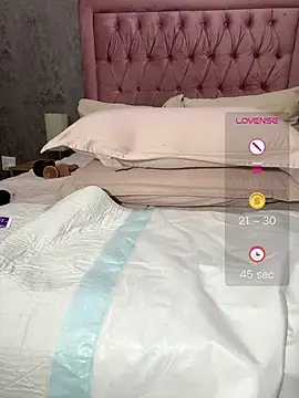 VixenRoyaleX webcam