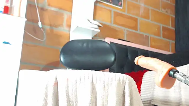 k_stormi_ webcam