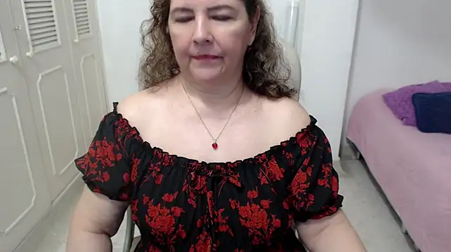 leonela_69 live cam on StripChat