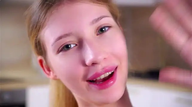 SunnivaCovil live sex cam