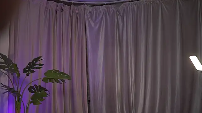NatyDesiree live sex cam