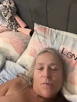 Blondnboujee53