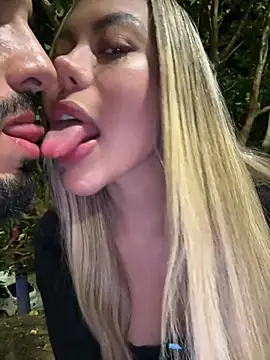 lindaandtony live cam on StripChat