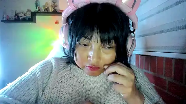 Shaddycute_ live cam on StripChat