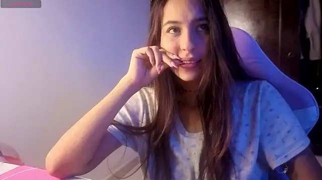 allysy_nc live cam on StripChat