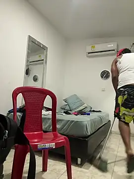 bigdick211292 live cam on StripChat