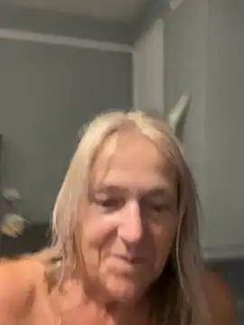 Blondnboujee53