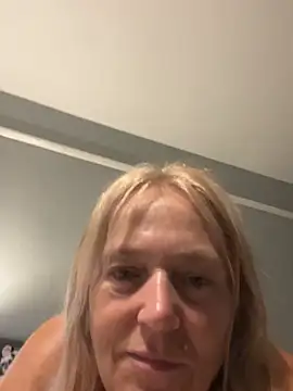 Blondnboujee53