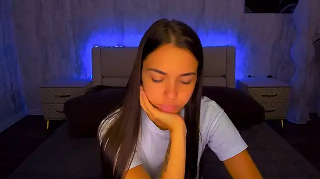 AlexaBarkley live cam on StripChat