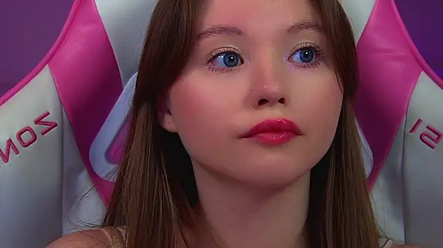 KeiraAsti webcam