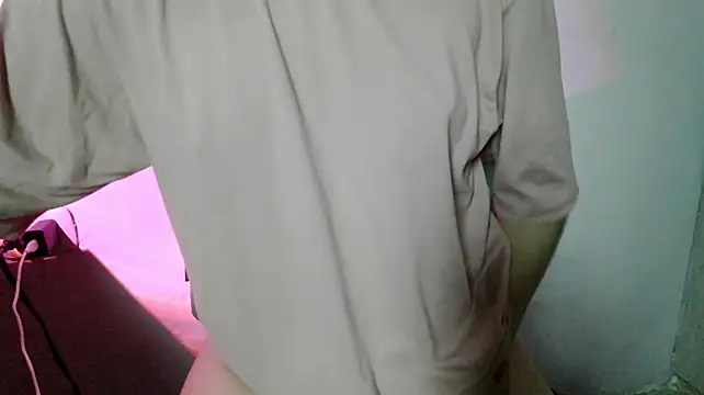 skinnyX333 live webcam
