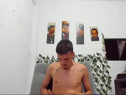 Latins_Boss live cam on StripChat